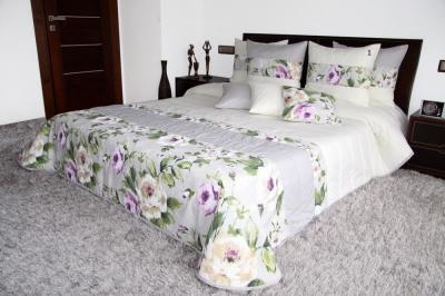 Szürke krémszínű ágytakaró rózsákkal Szélesség_ 240 cm | Hossz: 260 cm