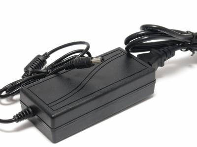 LED trafó 12V IP20 24W /2A 230V csatlakozóval1 év garancia