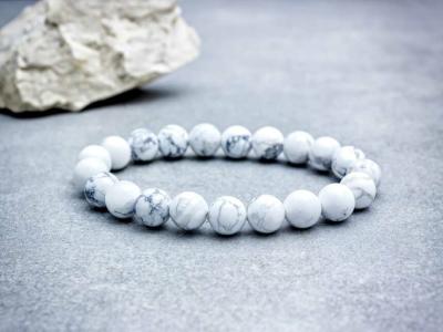 Howlit ásvány karkötő