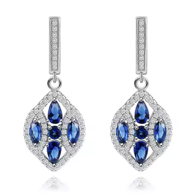 925 ezüst fülbevaló, széles búzaszem kék és átlátszó cirkóniákkal díszítve