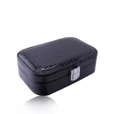 Fekete műbőr ékszerdoboz - krokodil minta, téglalap, kapocs
