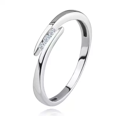 Gyűrű fehér 14K aranyból - vékony fényes szárak, három csillogó átlátszó briliáns - Nagyság_ 51