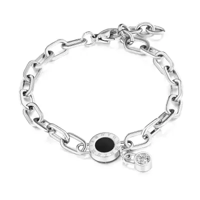 Acél karkötő – fekete közepével és római számokkal ellátott karika, cirkónia lakat