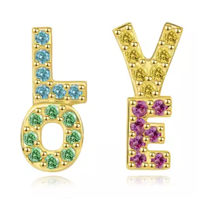 9K sárga arany fülbevaló - LOVE felirattal színes cirkóniákkal, stekkerzárral 