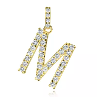 9 karátos sárga arany medál M betűvel és cirkóniával