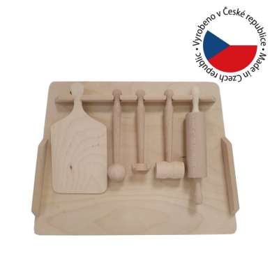 Fából készült gyerek konyhai készlet akasztásra  40x7x 30 cm