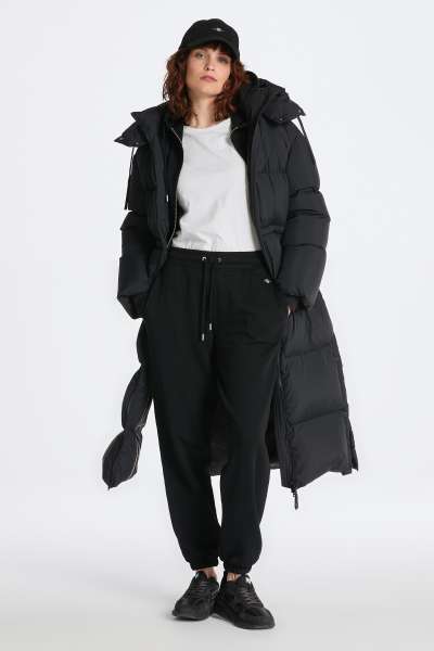 TRÉNINGNADRÁG GANT REL SHIELD SWEATPANTS BLACK