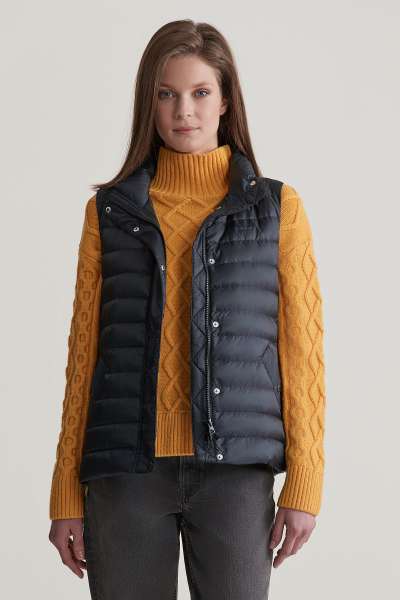 ELLÉNY GANT LIGHT DOWN VEST BLACK