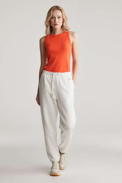 TRÉNINGNADRÁG GANT REG SHIELD SWEATPANTS EGGSHELL