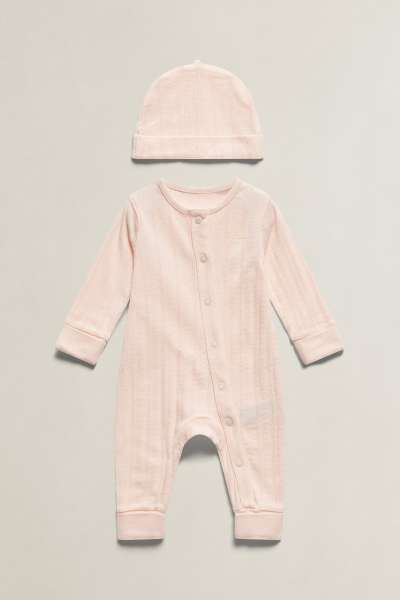 GYEREK SZETT GANT POINTELLE LS ROMPER & HAT SET REFINED PINK