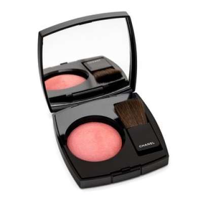 Chanel Joues Contraste Powder Blush púderes arcpír az egységes és világosabb arcbőrre 71 Malice 4 g