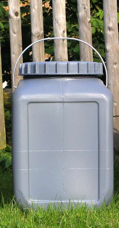 BasicNature Széles szájú folyadéktartály szürke 25 l négyzet alakban