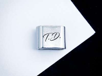 Monogram egyedi MoMents acél medál