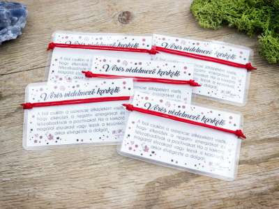 Kabbala védelmező vörös microcord karkötő kártyával 5 dbos csomag