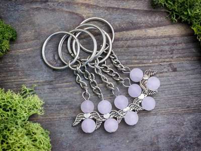 Álmodozó angyal kulcstartó rózsakvarccal 5 dbos csomag