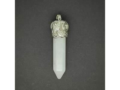 Csúcs medál leveles fém dísszel hegyikristály 5cm