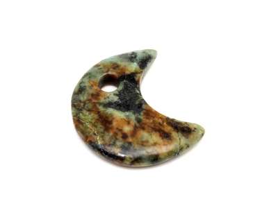 Türkiz afrikai medál átfúrt félhold 30mm