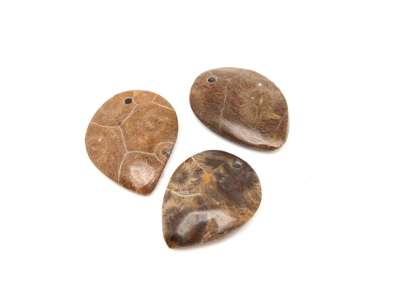 Medál korall csepp 3x4cm