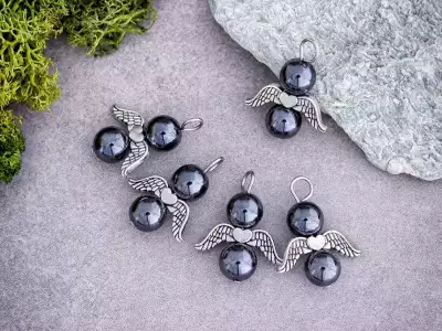 Bátorság Talizmánja hematit angyal ásvány medál 5 dbos csomag