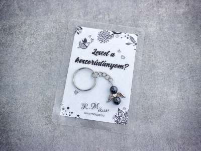 Leszel a koszorúslányom kulcstartó hematittal