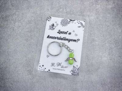 Leszel a koszorúslányom zöld angyal medálos kulcstartó