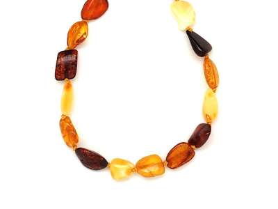 Borostyán lapcsiszolt 3-5x9-15mm nyaklánc 45cm