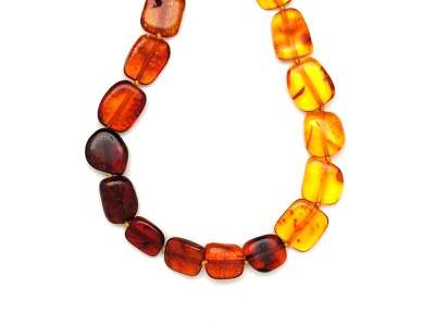 Borostyán lapcsiszolt 9-18x8-12mm nyaklánc 50cm