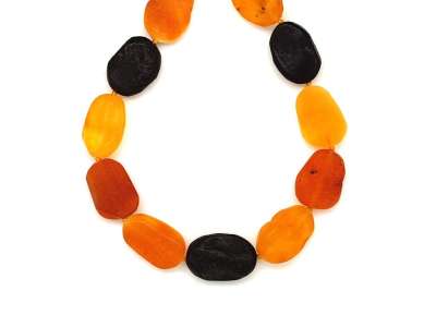 Borostyán matt pebble 10-16x14-20mm nyaklánc 45cm