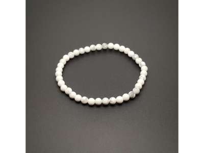 Howlit ásvány karkötő golyós 4mm