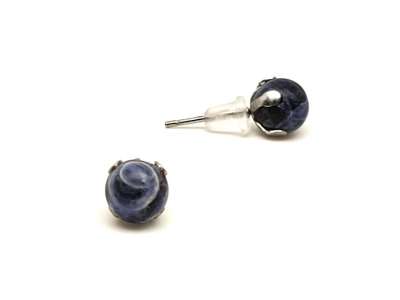 Fülbevaló acél karmos golyó szodalit 6mm