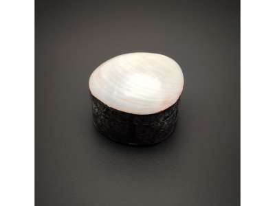 Szürke kagyló ékszertartó doboz elegáns ajándéktartó 7,5×7 cm