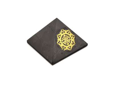 Shungit piramis sri yantra arany matricás 6cm