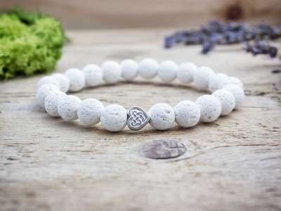 Átfogó szeretet korall ásvány karkötő