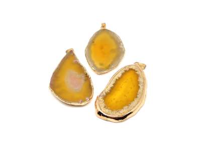 Lendület sárga achát lap medál arany színű foglalattal 25x40–70mm