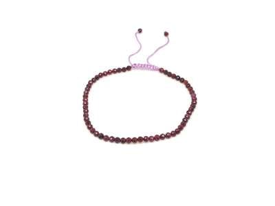 Fazettált gránát golyós ásvány karkötő csúszócsomóval 4–5mm