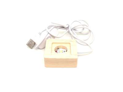 Fa talpas négyzet fehér LED világító talp ásványokhoz 5×5 cm