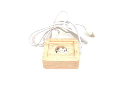 Fa talpas négyzet fehér LED talp ásványokhoz 6×6 cm