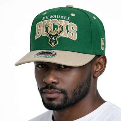 Mitchell & Ness snapback Milwaukee Bucks Team Arch Snapback green/beige