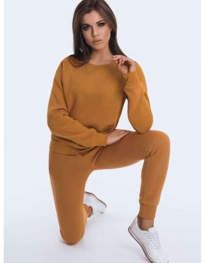 Női edzőruha FITT karamell