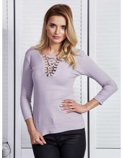 Női blúz csipkés nyakkivágással HINA bézs színű