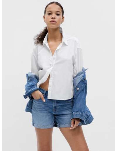 Barátnő közepes felemelkedésű farmer rövidnadrág