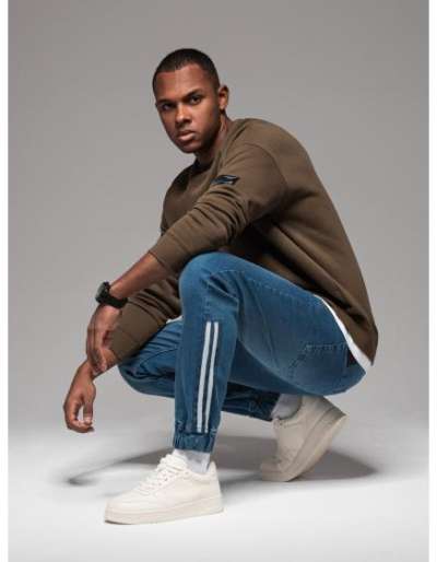 Férfi farmer jogger aszimmetrikus varrással - kék V2 OM-PADJ-0165 OM-PADJ-0165