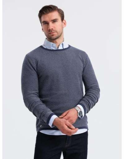 Kötött férfi RELAXED FIT pulóver mintákkal - tengerészkék V1 OM-SWSW-0111 OM-SWSW-0111
