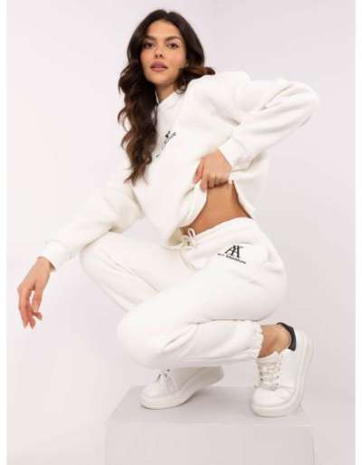 Ecru színű, kétrészes tréningruha felirattal