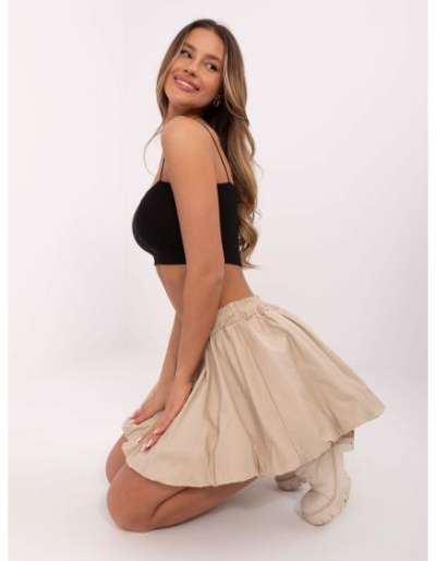 Bézs miniszoknya csatolt rövidnadrággal