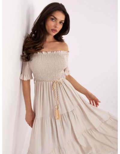 Bézs színű nyári ruha pöttyös pöttyökkel