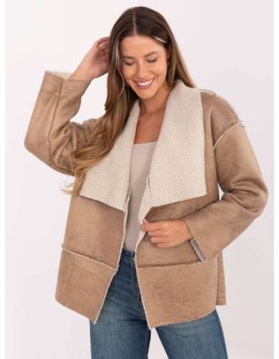 Bézs átmeneti kabát szőrme gallérral