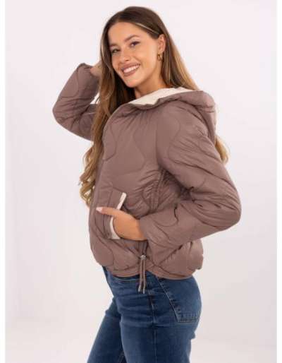 Barna steppelt kabát kapucnival