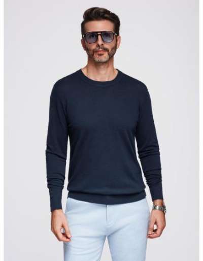 Férfi pulóver kerek nyakú, rugalmas kötésű, klasszikus mintával – sötétkék V1 OM-SWSW-0183