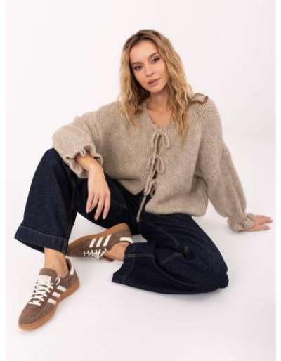 Bézs kardigán fodrokkal az ujjakon